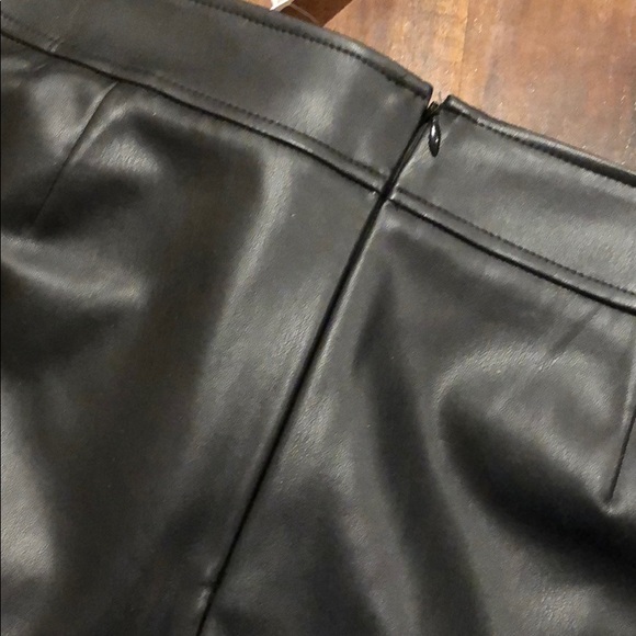 LOFT faux leather skirt - Picture 4 of 4